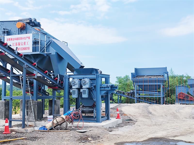 The crushing method of asphalt pavement regeneration equipment