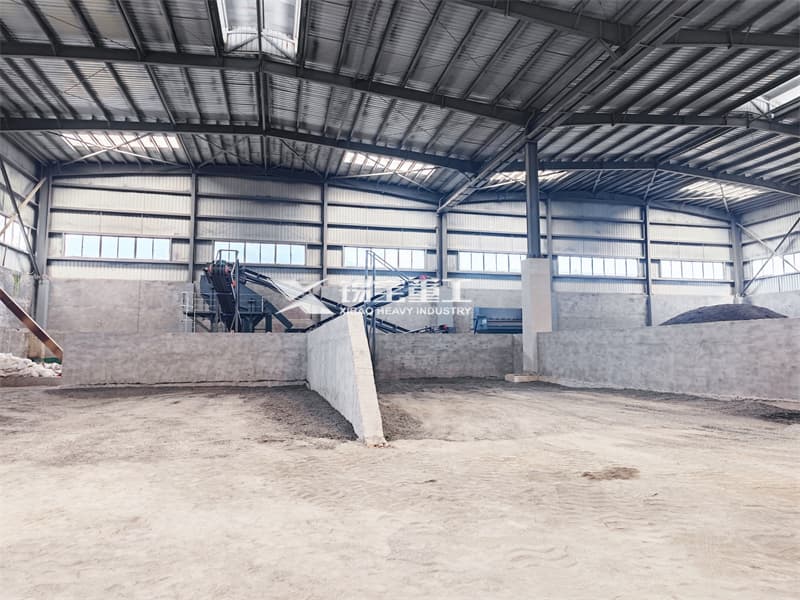 Emulsified asphalt crushing and screening equipment reduces investment costs