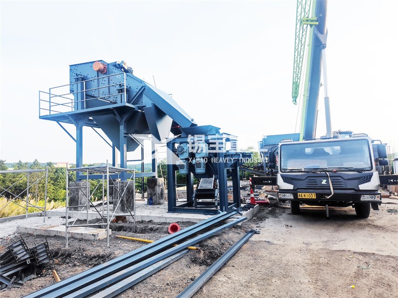 Portable milled asphalt crusher for highway maintenance